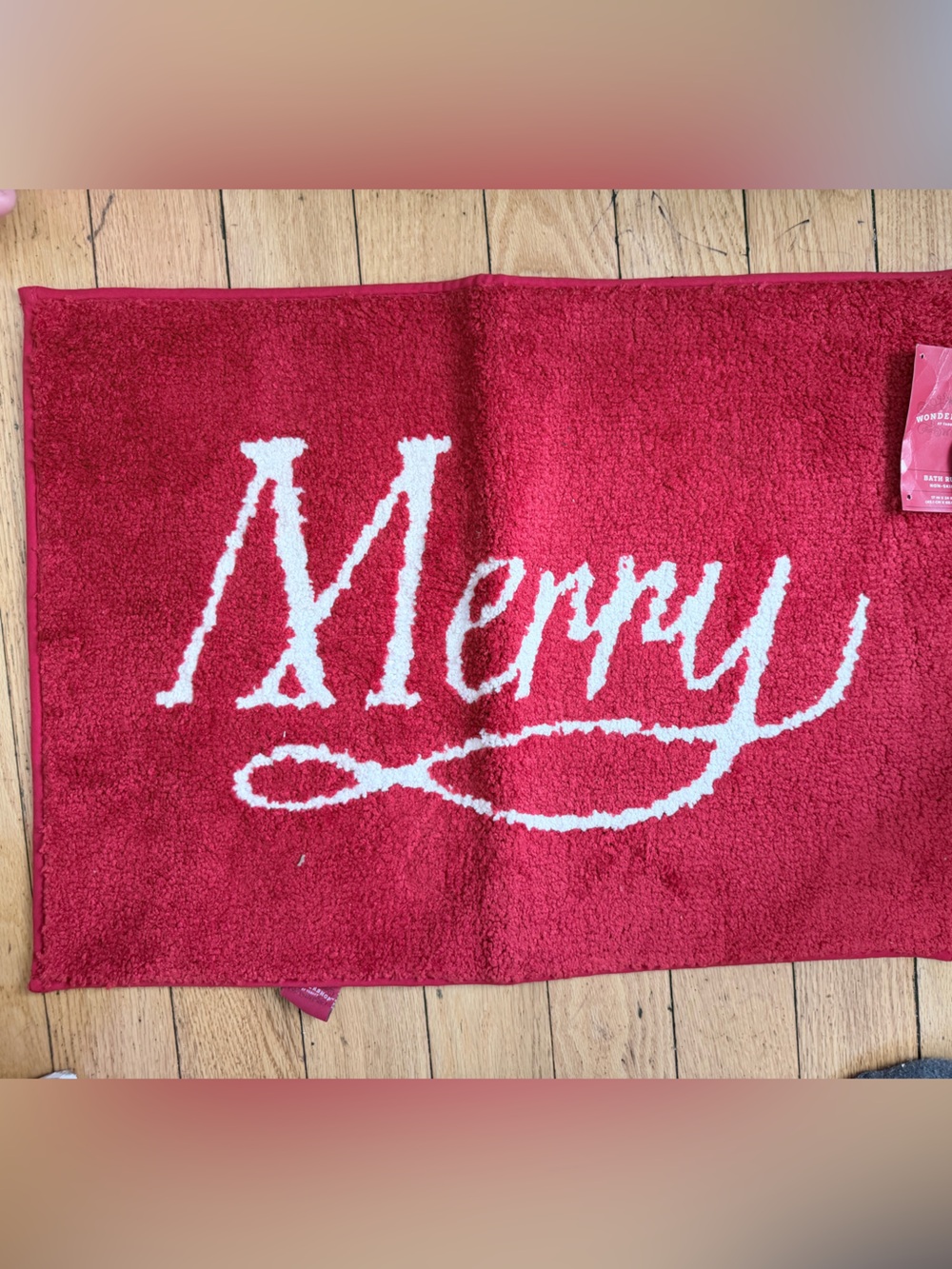 Red Bath Mat with ‘Merry' Script (2 pc)